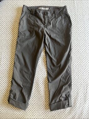 Old Navy Low-Rise Cropped Pants Size 2